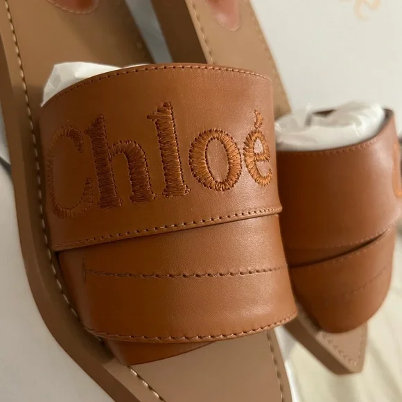 NEW in box. CHLOE leather cognac brown woody sandals - Picture 3 of 7